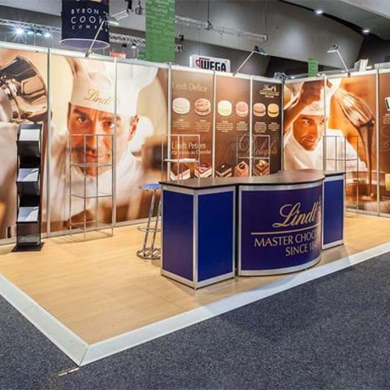 exhibition-stands-02-graphic-panels-between-octanorm-frame-1